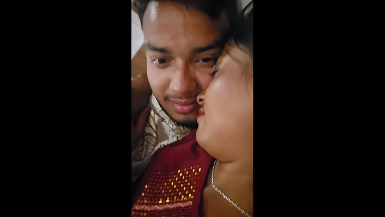 Hot New Girlfriend Fucked Hard in Oyo Room