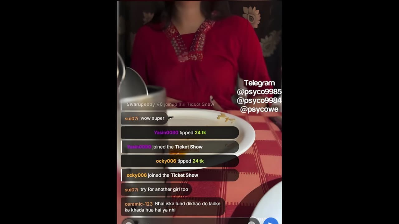 Miss Malaika Daring Waiter Boob Pressing Show