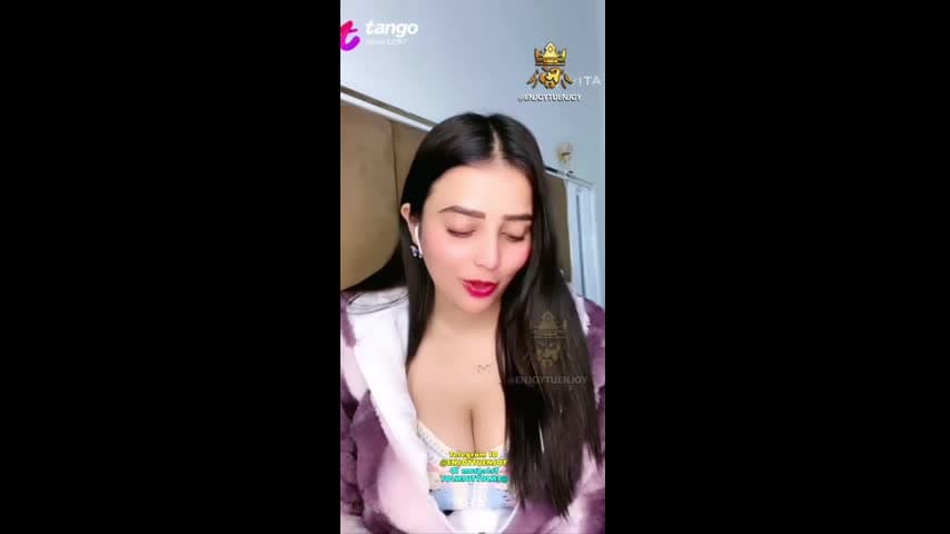 Pakistani Girl Shows Big Boobs on Tango Live